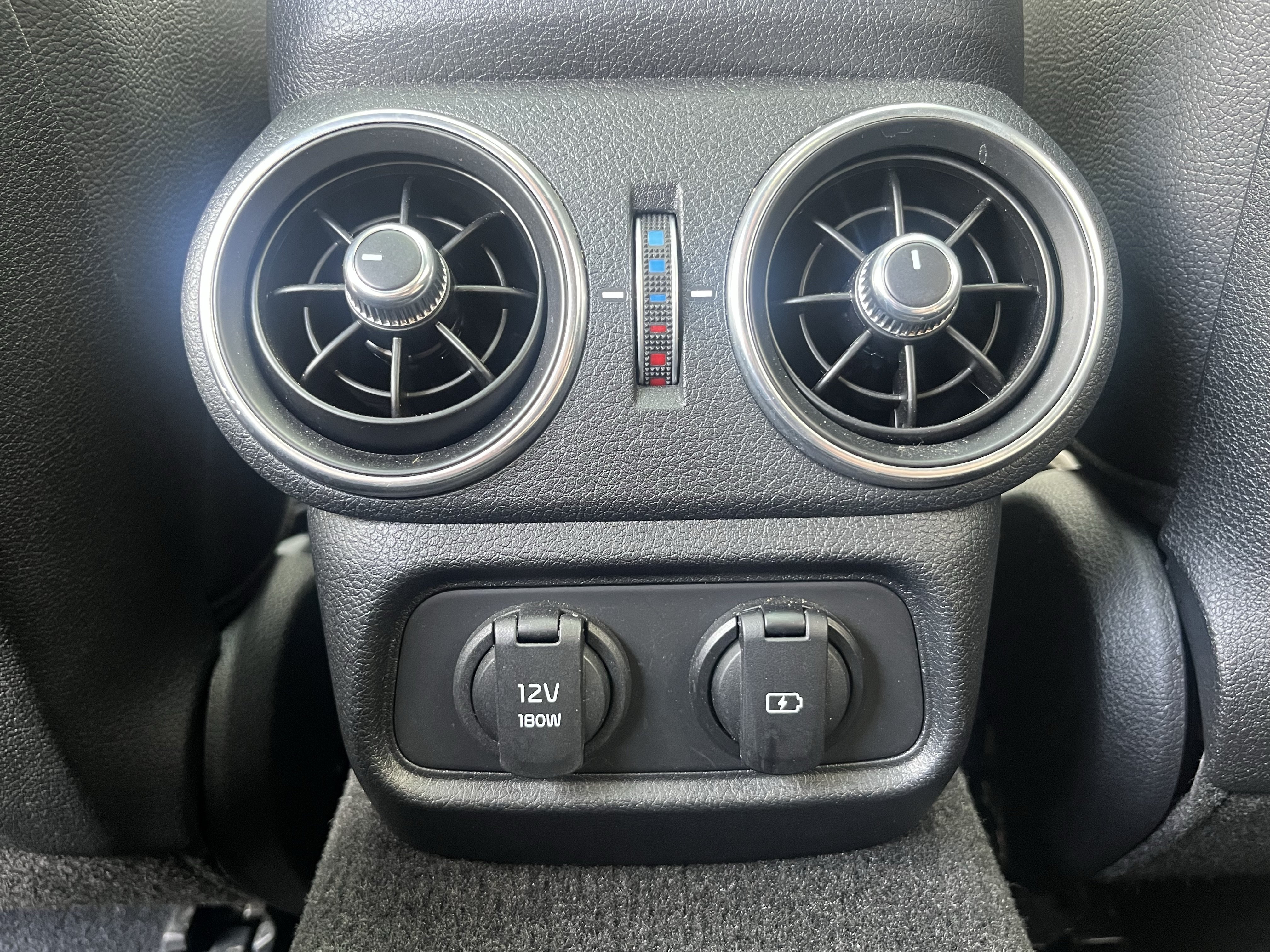 Used 2022 Kia Stinger GT1 RWD image 28