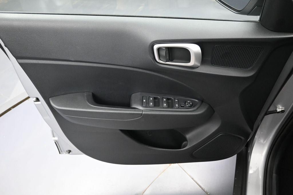 New 2026 Hyundai Venue SE FWD image 22