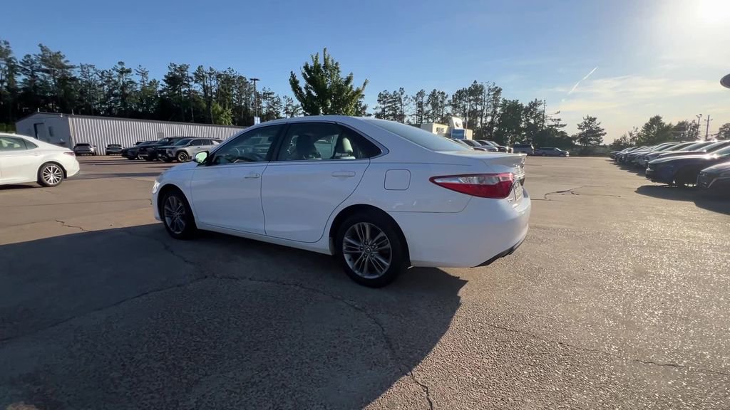 Used 2015 Toyota Camry SE FWD image 4