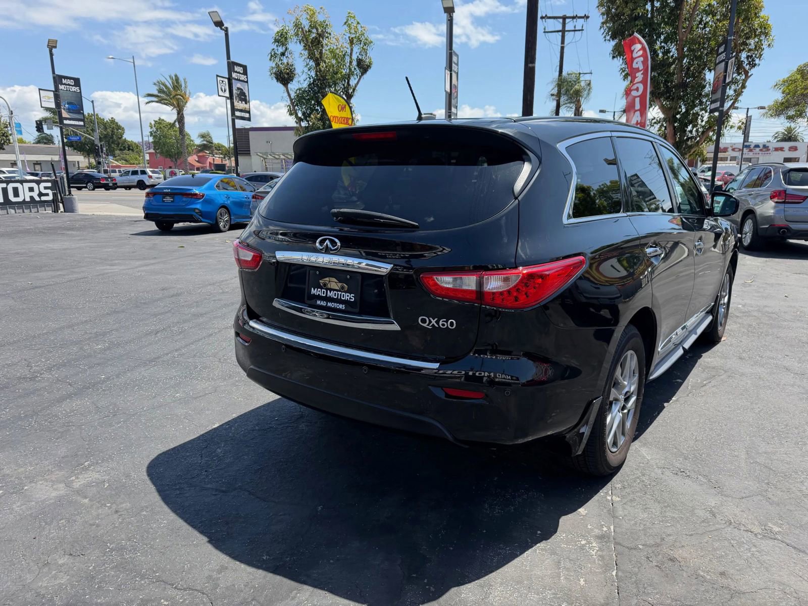 Used 2014 INFINITI QX60 FWD w/ Premium Plus Package image 3