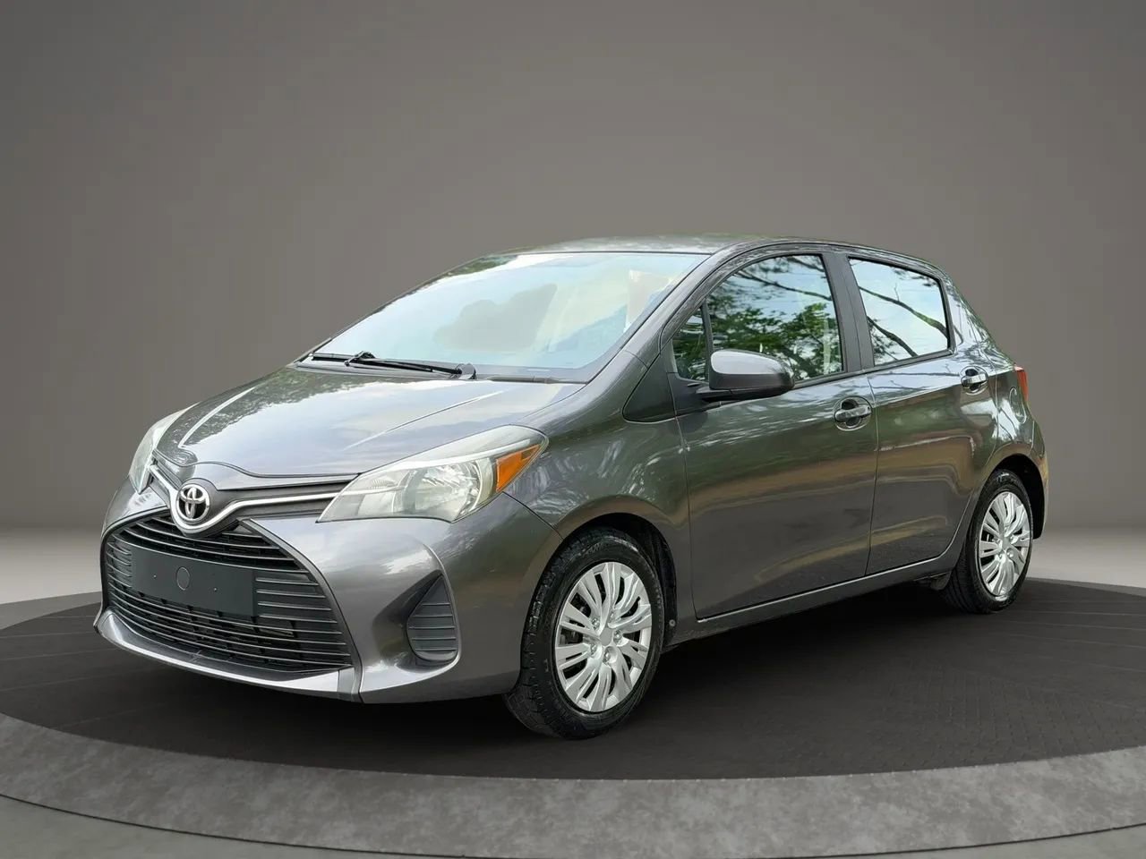 Used 2015 Toyota Yaris L FWD image 1