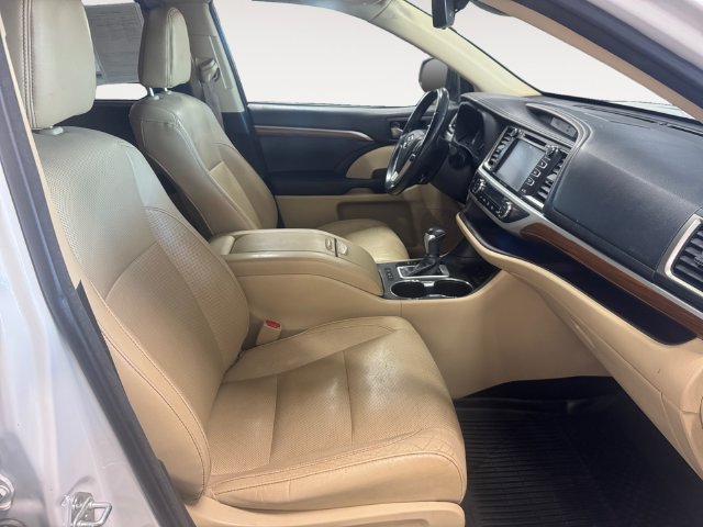 Used 2018 Toyota Highlander Limited AWD/4WD image 4