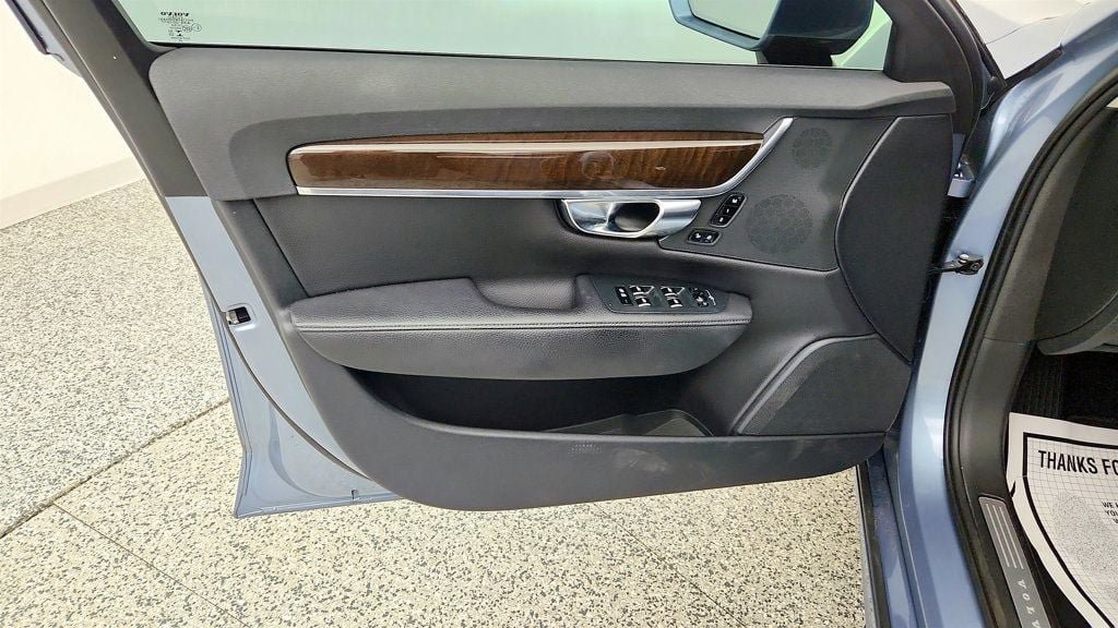 Used 2019 Volvo S90 T5 Momentum FWD image 11
