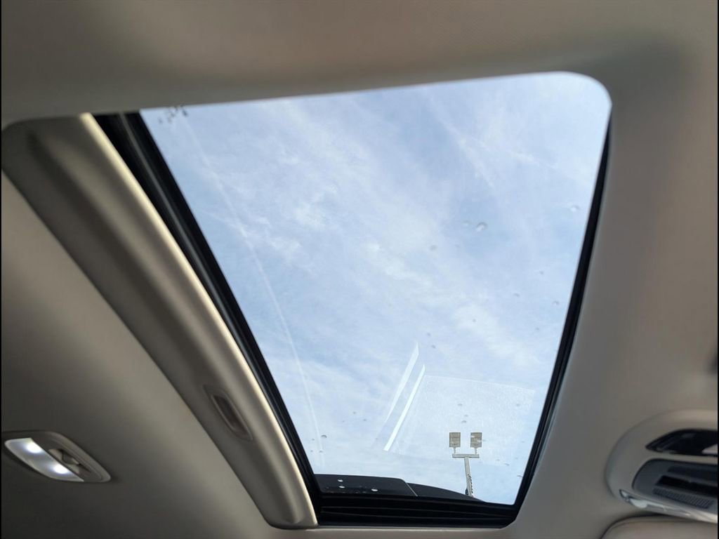 Used 2023 Subaru Outback Premium image 9