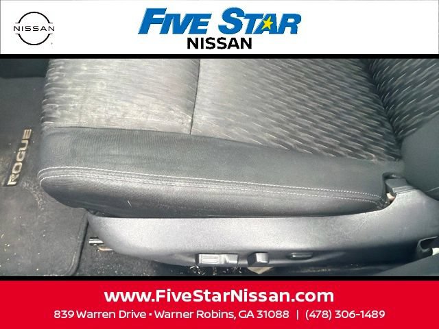 Used 2017 Nissan Rogue SV AWD/4WD image 19