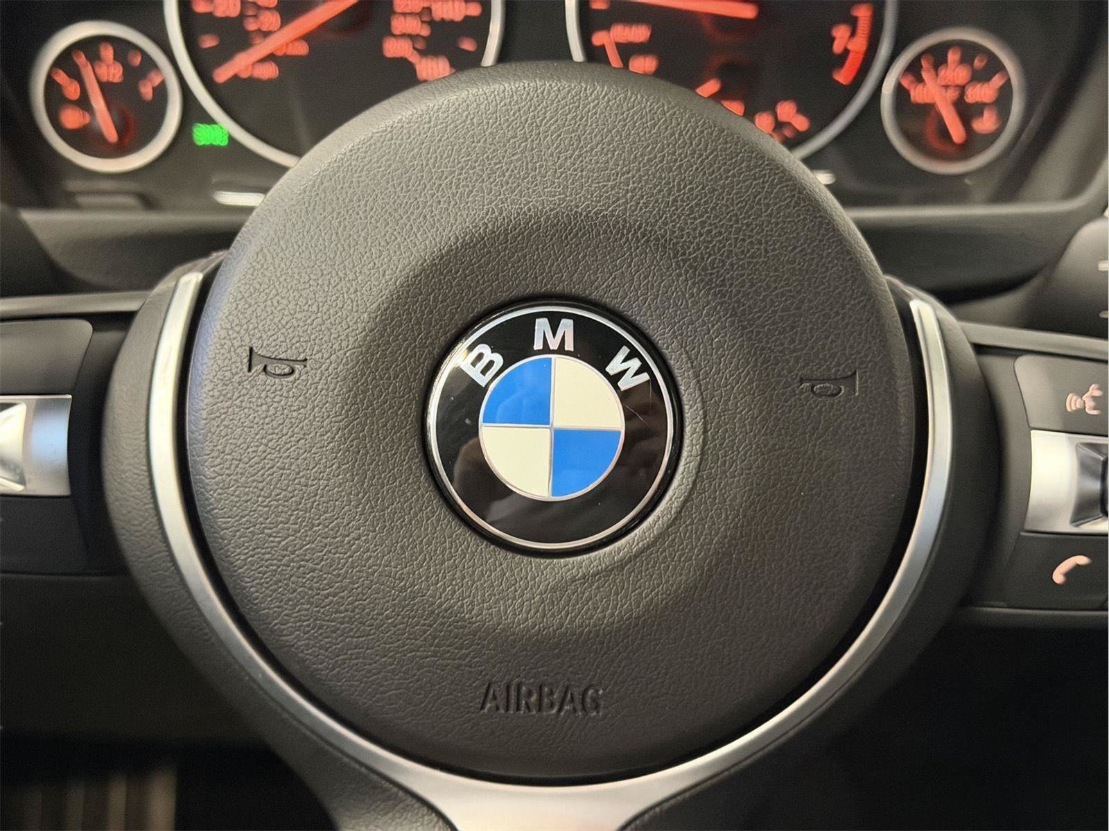 Used 2015 BMW 320i xDrive Sedan AWD/4WD image 14