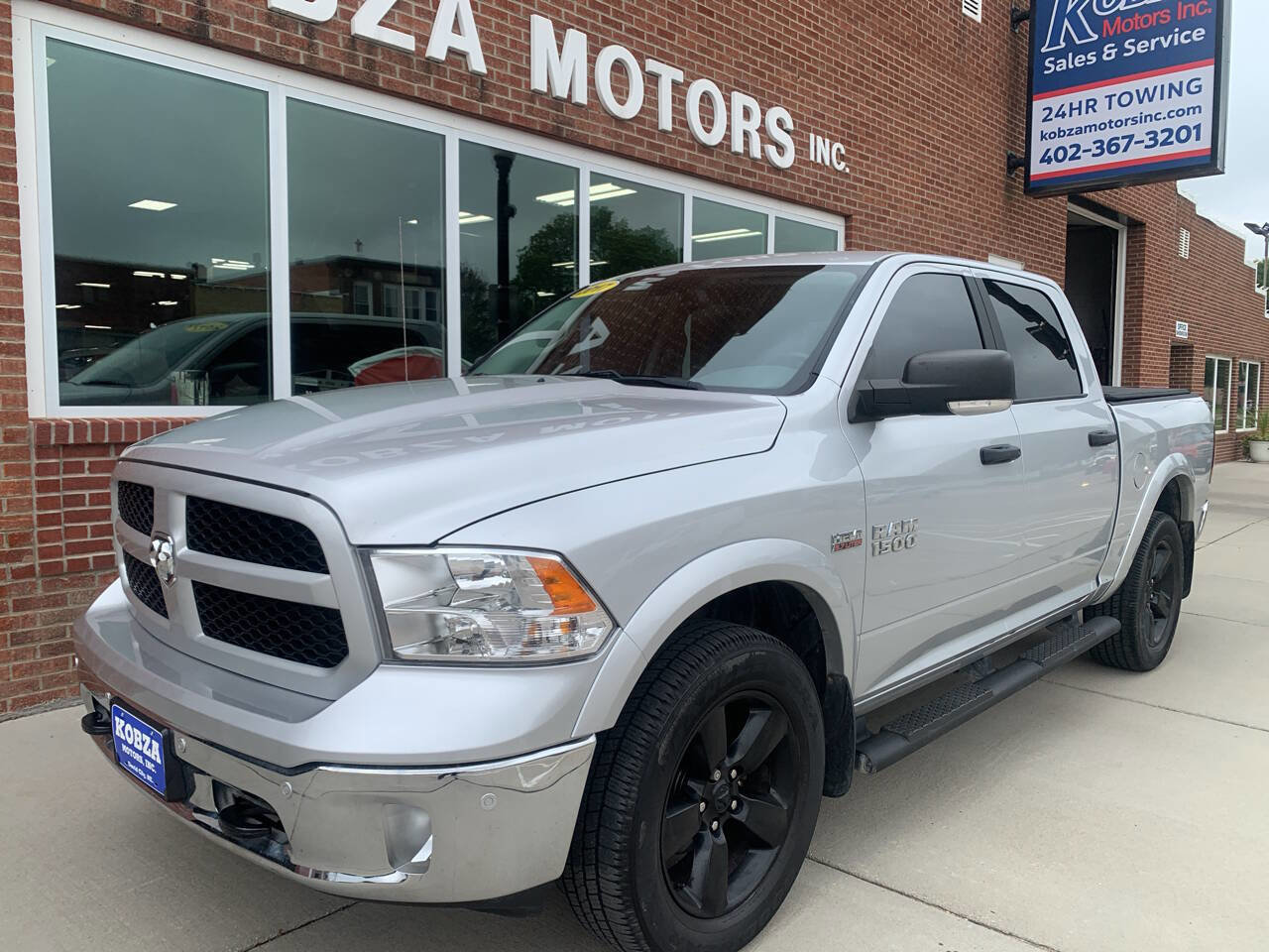 Used 2017 RAM 1500 Outdoorsman image 4