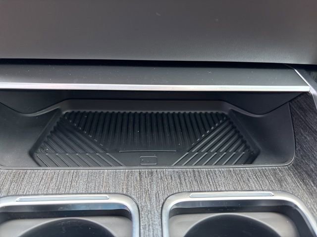 Used 2025 BMW 750e xDrive image 27