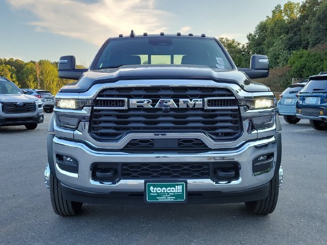 New 2026 RAM 5500 Tradesman AWD/4WD image 2