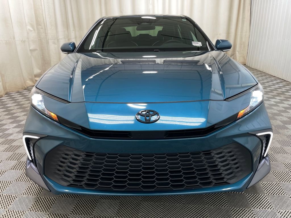Used 2025 Toyota Camry SE image 10