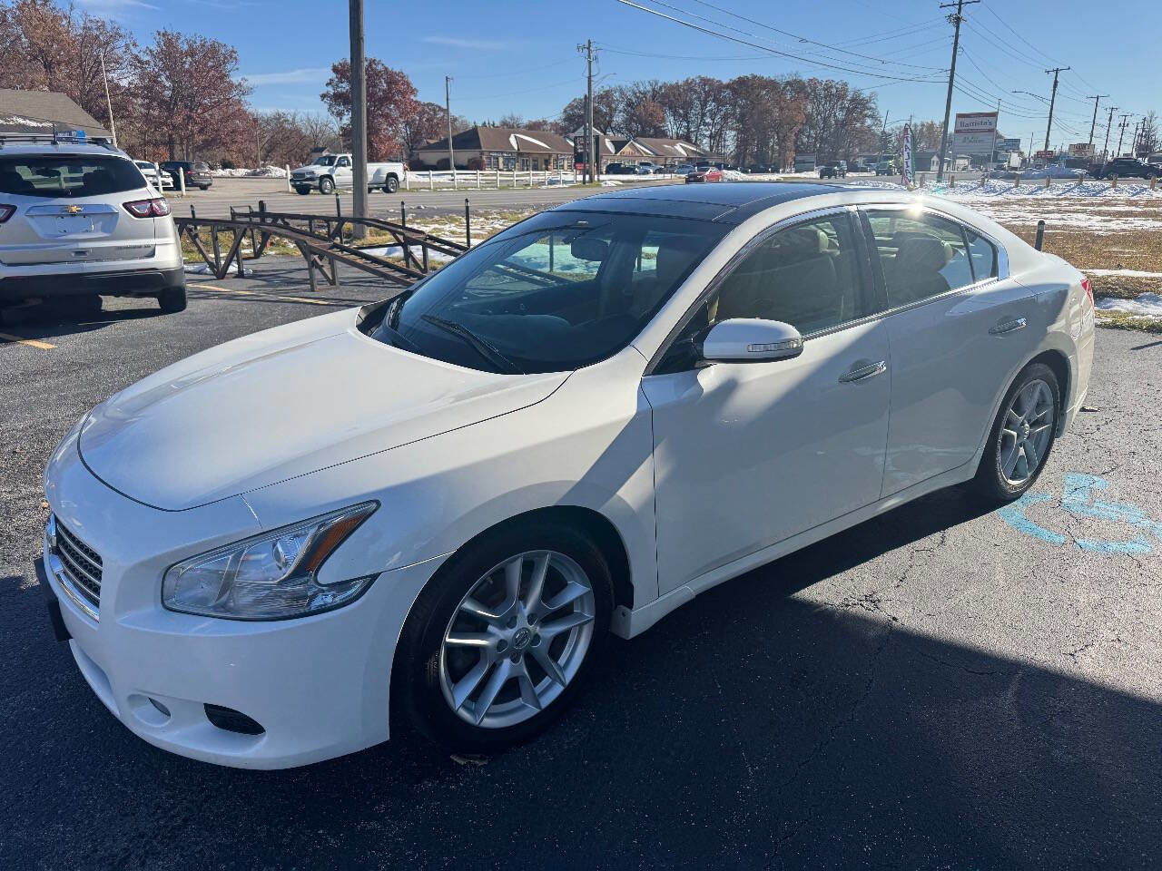 Used 2011 Nissan Maxima 3.5 SV w/ Premium Pkg image 3