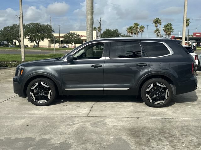 Certified 2023 Kia Telluride EX w/ EX Captain's Chair Package FWD image 12