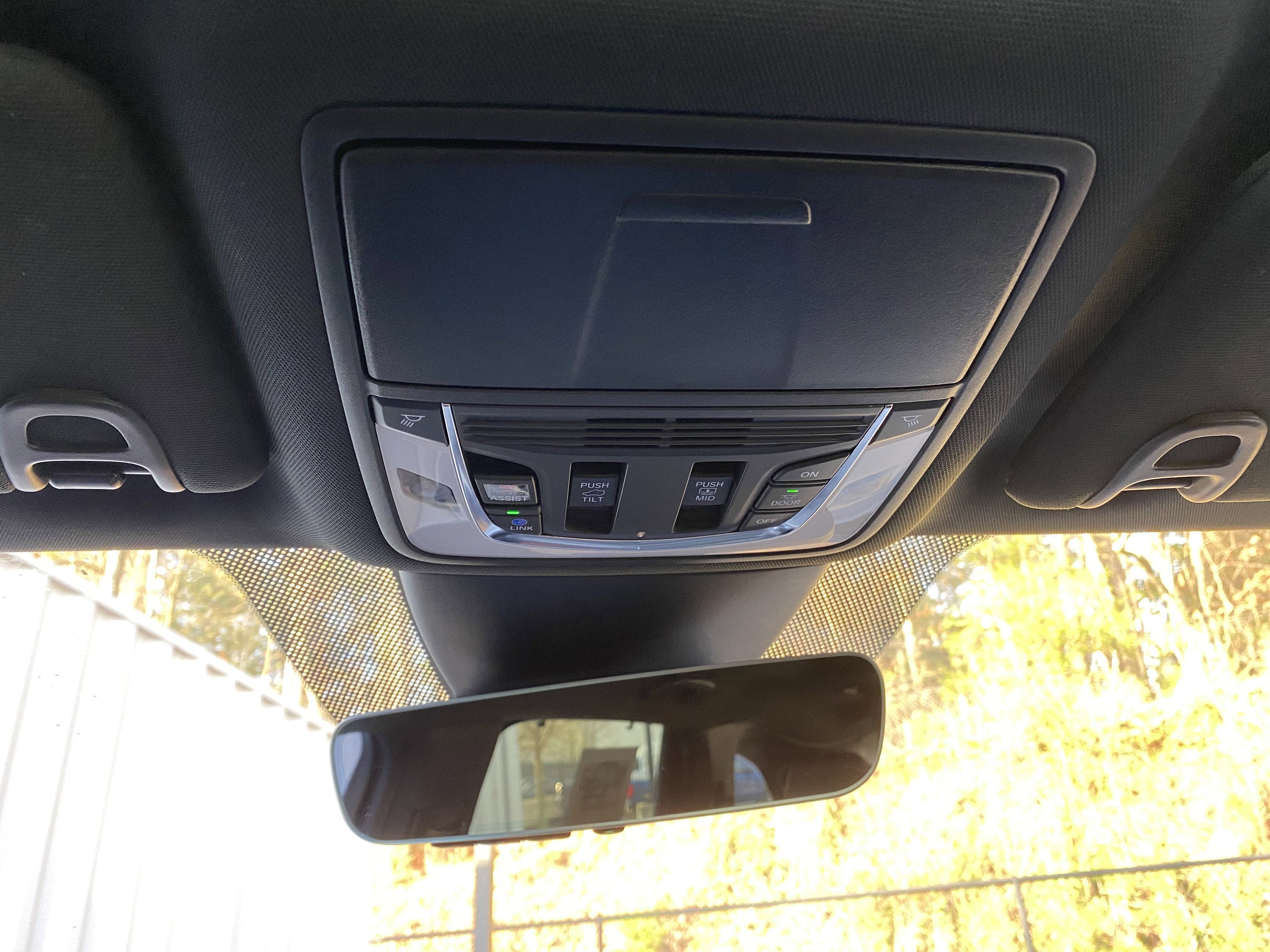 Used 2022 Acura MDX A-Spec image 32