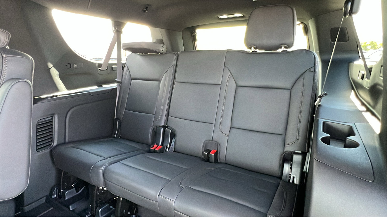 New 2025 Chevrolet Suburban High Country image 17