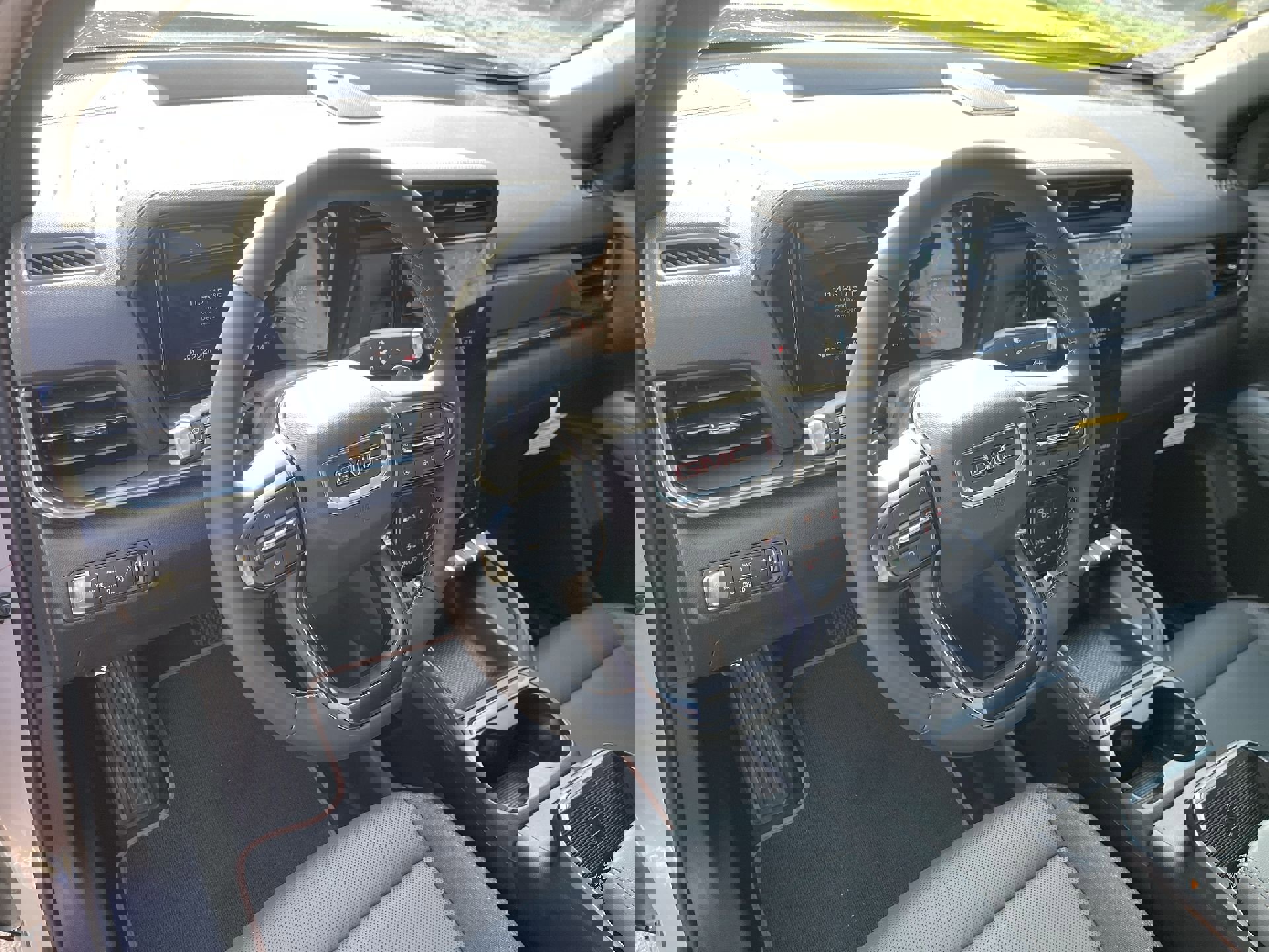 New 2026 GMC Terrain AT4 w/ Convenience Package III image 43