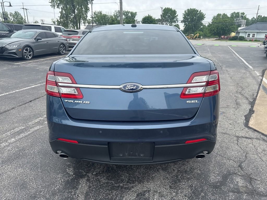 Used 2018 Ford Taurus SEL w/ Equipment Group 201A FWD image 4