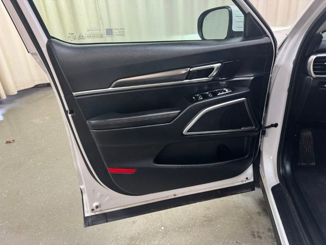Used 2025 Kia Telluride S image 11