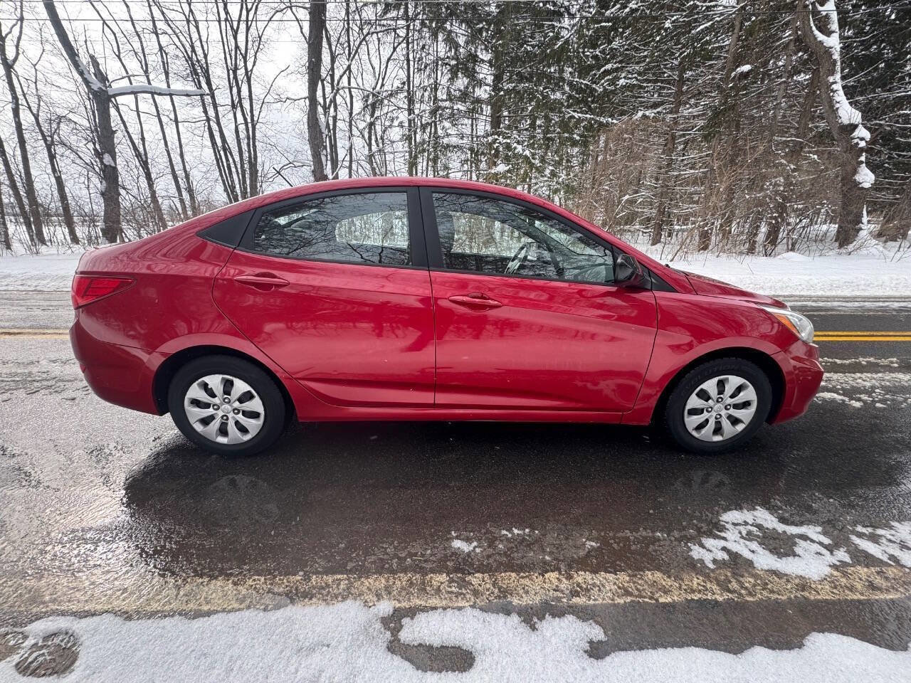 Used 2015 Hyundai Accent GLS image 6