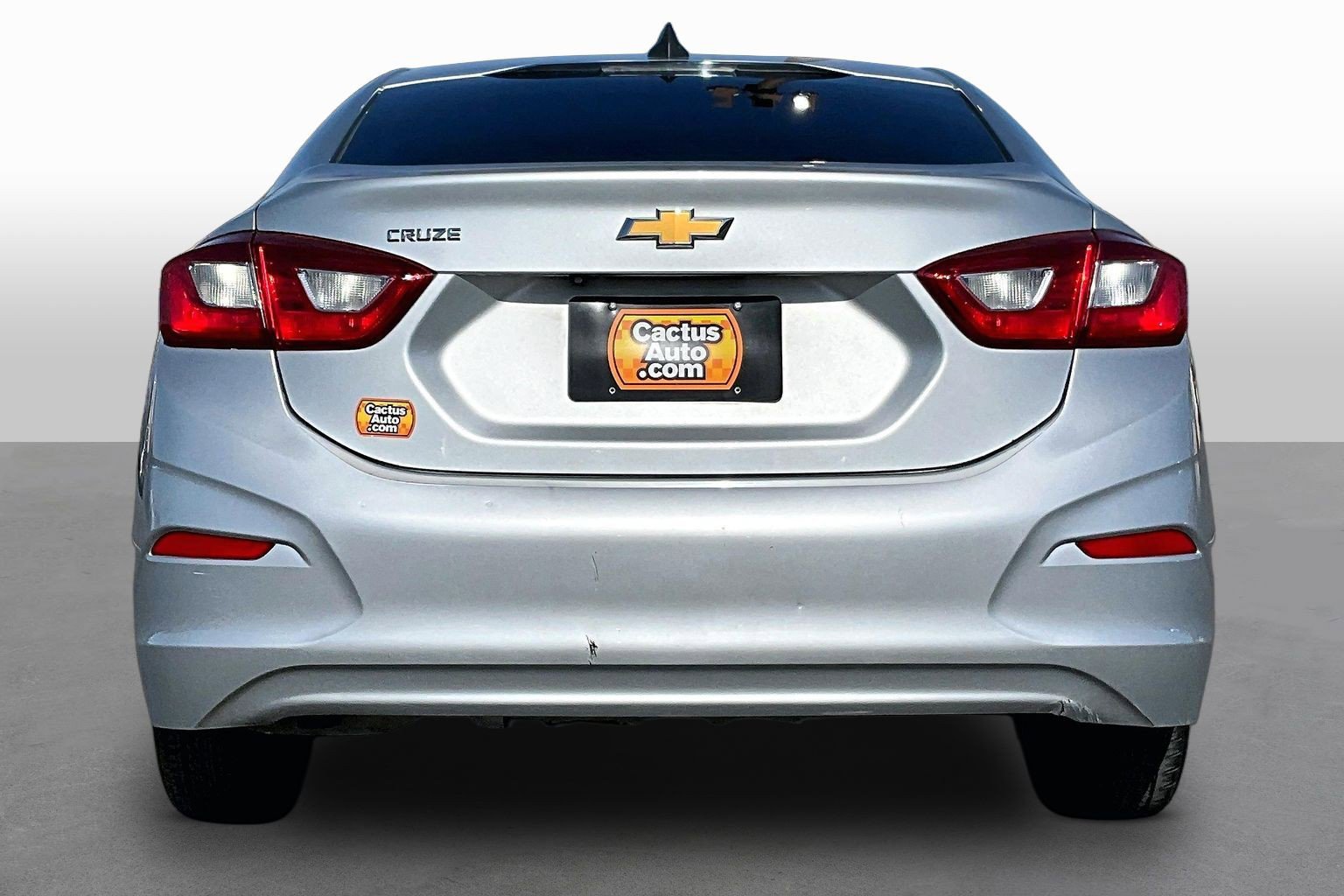 Used 2018 Chevrolet Cruze LS FWD image 4
