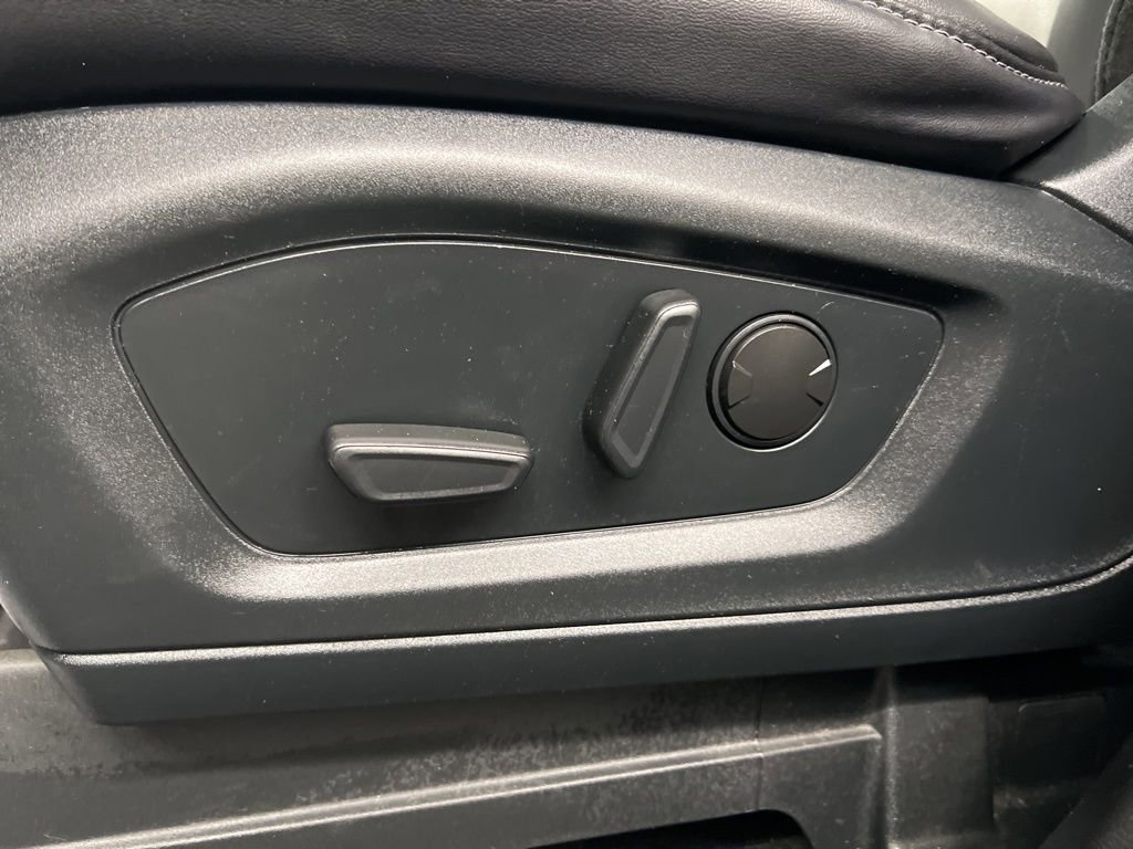 Certified 2023 Ford Explorer XLT w/ Equipment Group 202A image 27