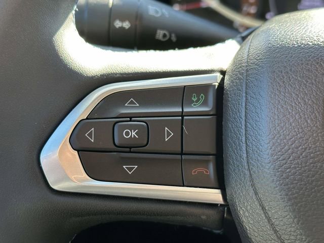 Used 2022 Jeep Compass Latitude image 11