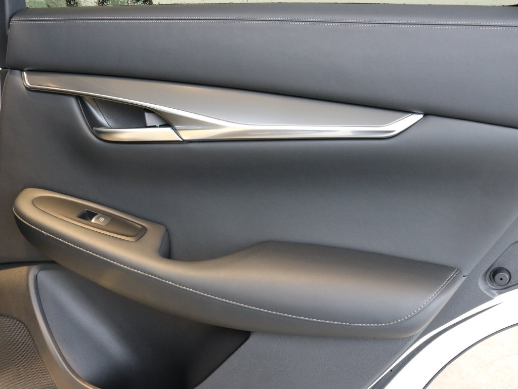 Certified 2025 INFINITI QX50 Luxe AWD/4WD image 38