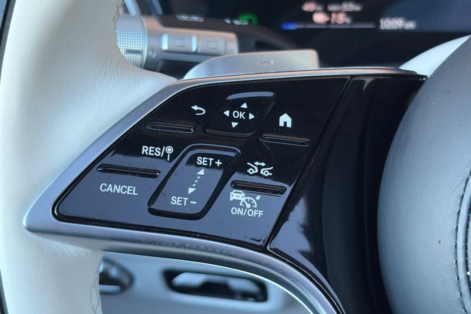 Used 2024 Mercedes-Benz Maybach EQS 680 4MATIC image 27