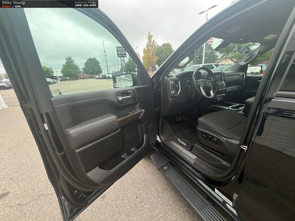 Used 2021 GMC Sierra 1500 Elevation w/ LPO, Elevation Black Package AWD/4WD image 8