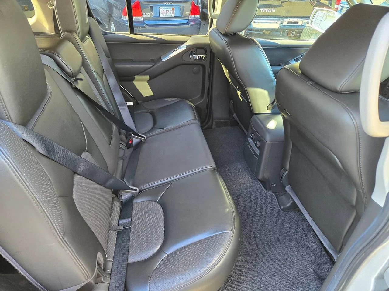 Used 2011 Nissan Pathfinder Silver image 16