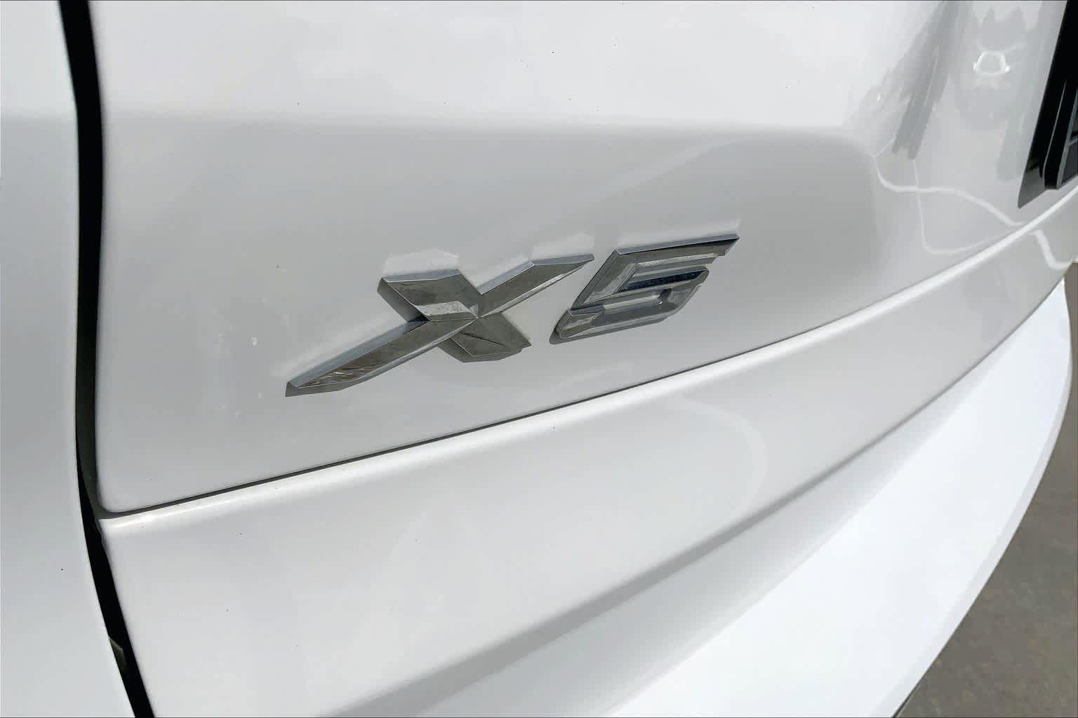 Used 2022 BMW X5 sDrive40i w/ M Sport Package RWD image 30