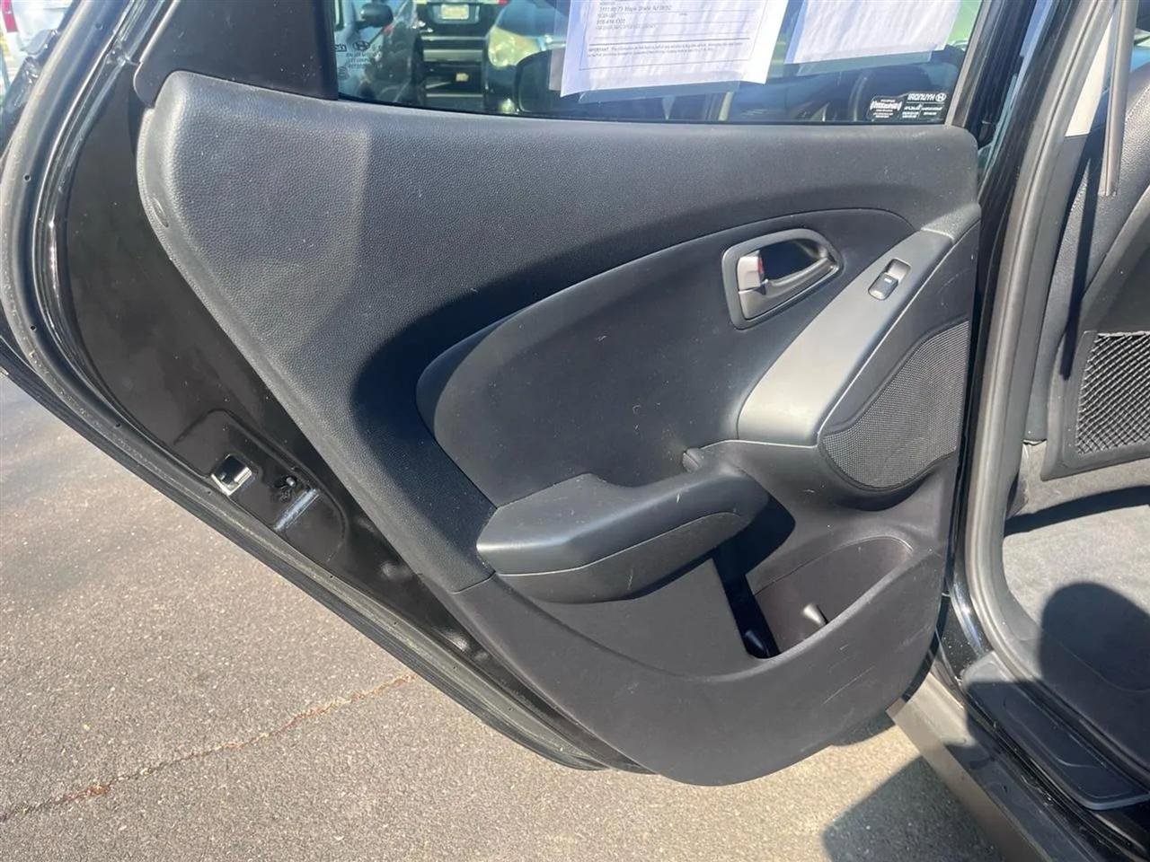 Used 2015 Hyundai Tucson SE AWD/4WD image 15