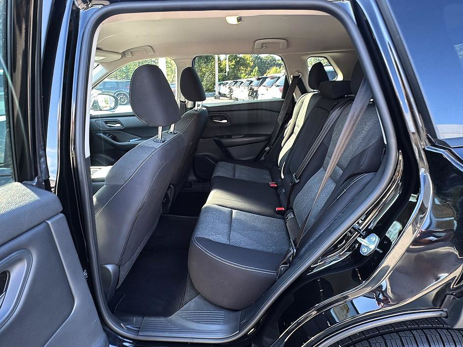Certified 2025 Nissan Rogue SV FWD image 17