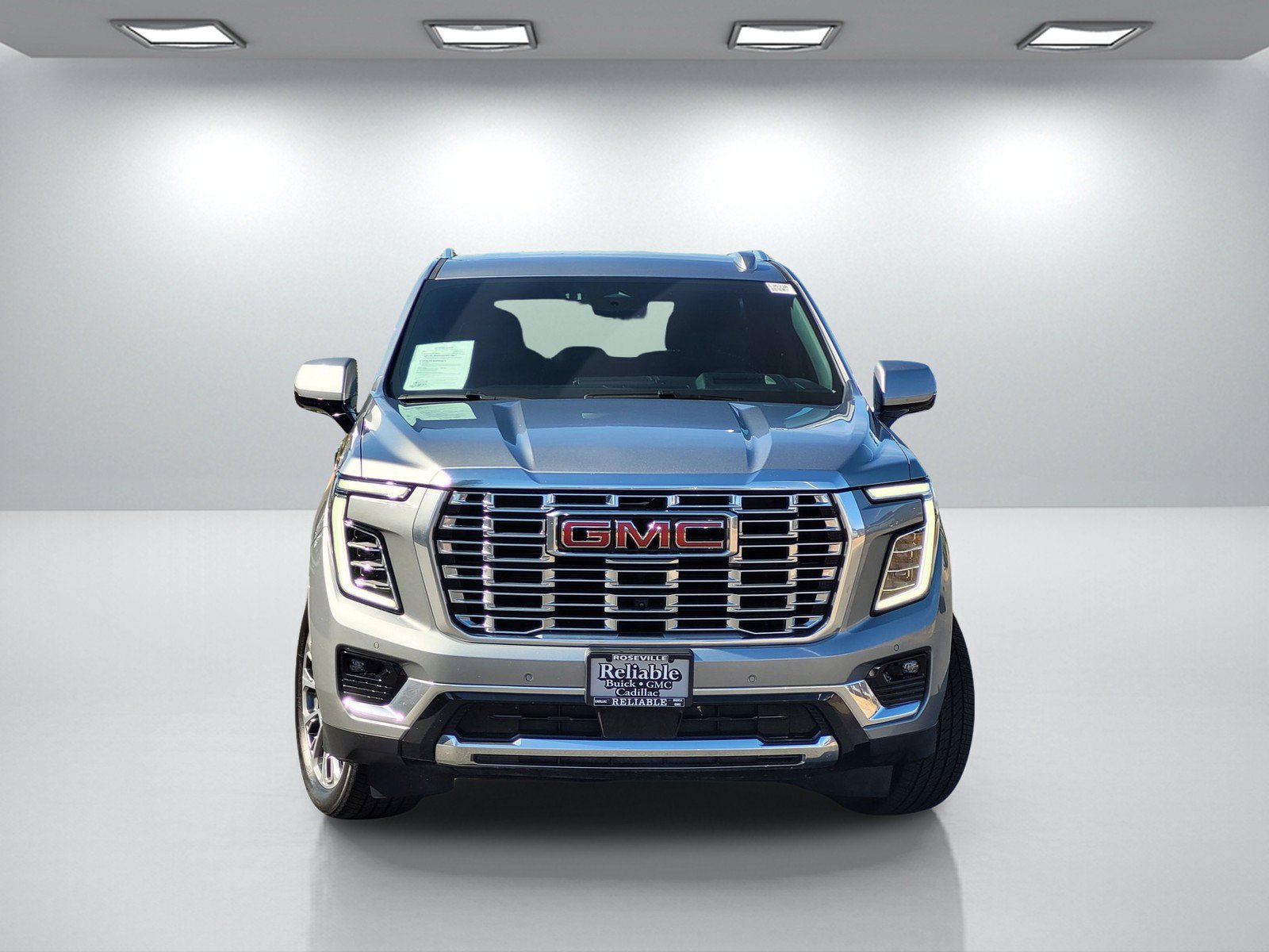 Used 2025 GMC Yukon Denali AWD/4WD image 2