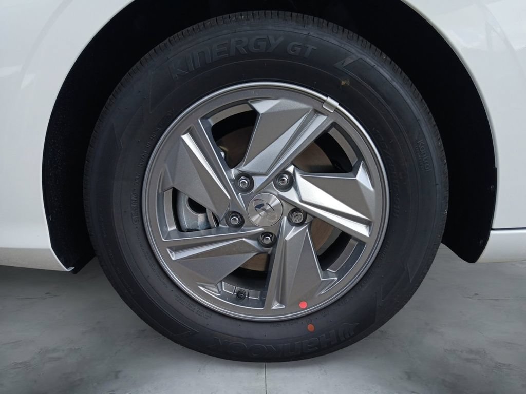 New 2026 Hyundai Elantra SE FWD image 14