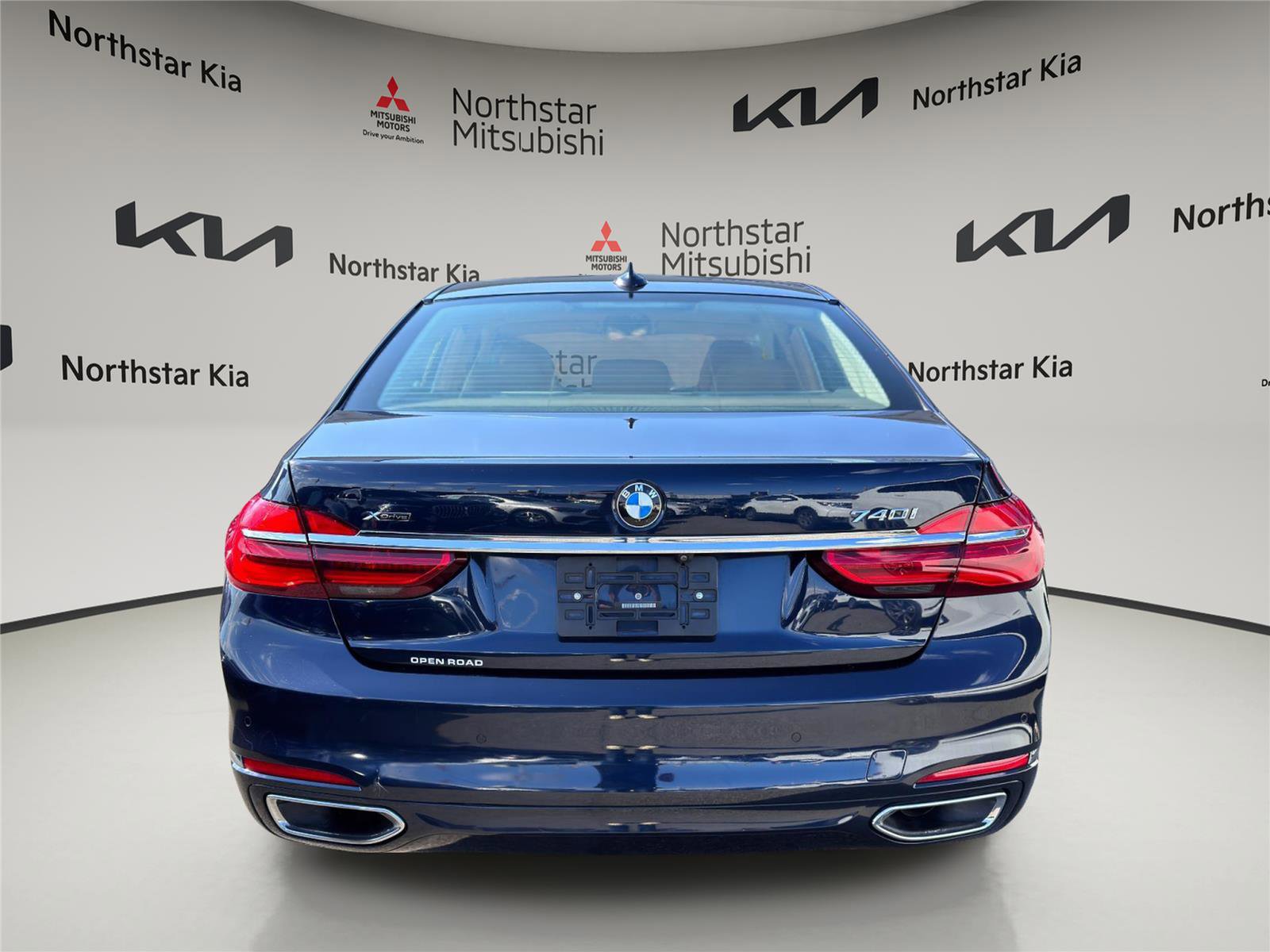 Used 2019 BMW 740i xDrive w/ Executive Package image 3