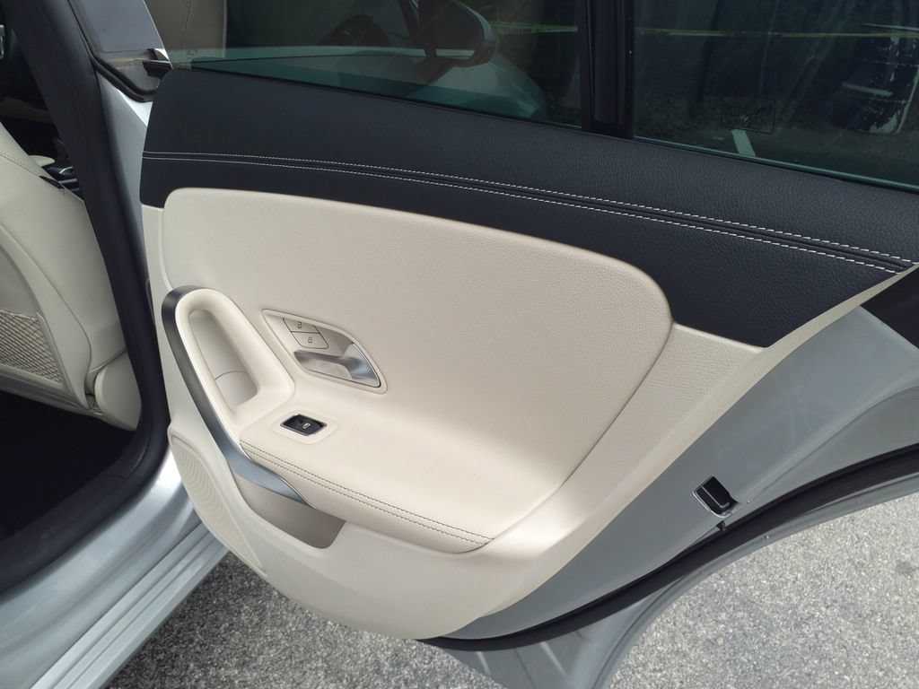 Used 2021 Mercedes-Benz CLA 250 image 13
