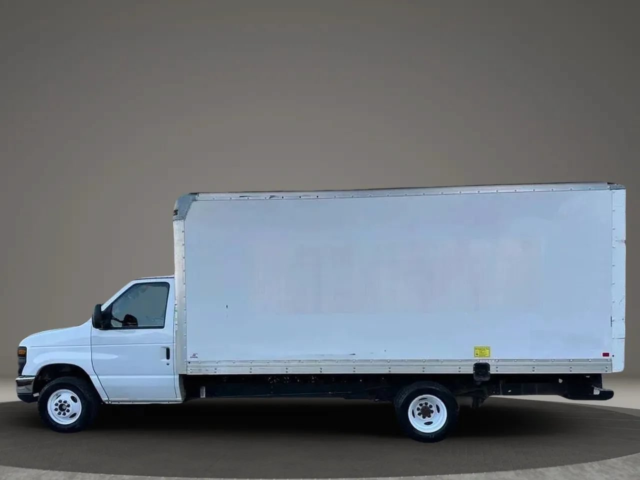 Used 2015 Ford E-350 and Econoline 350 Super Duty RWD image 4