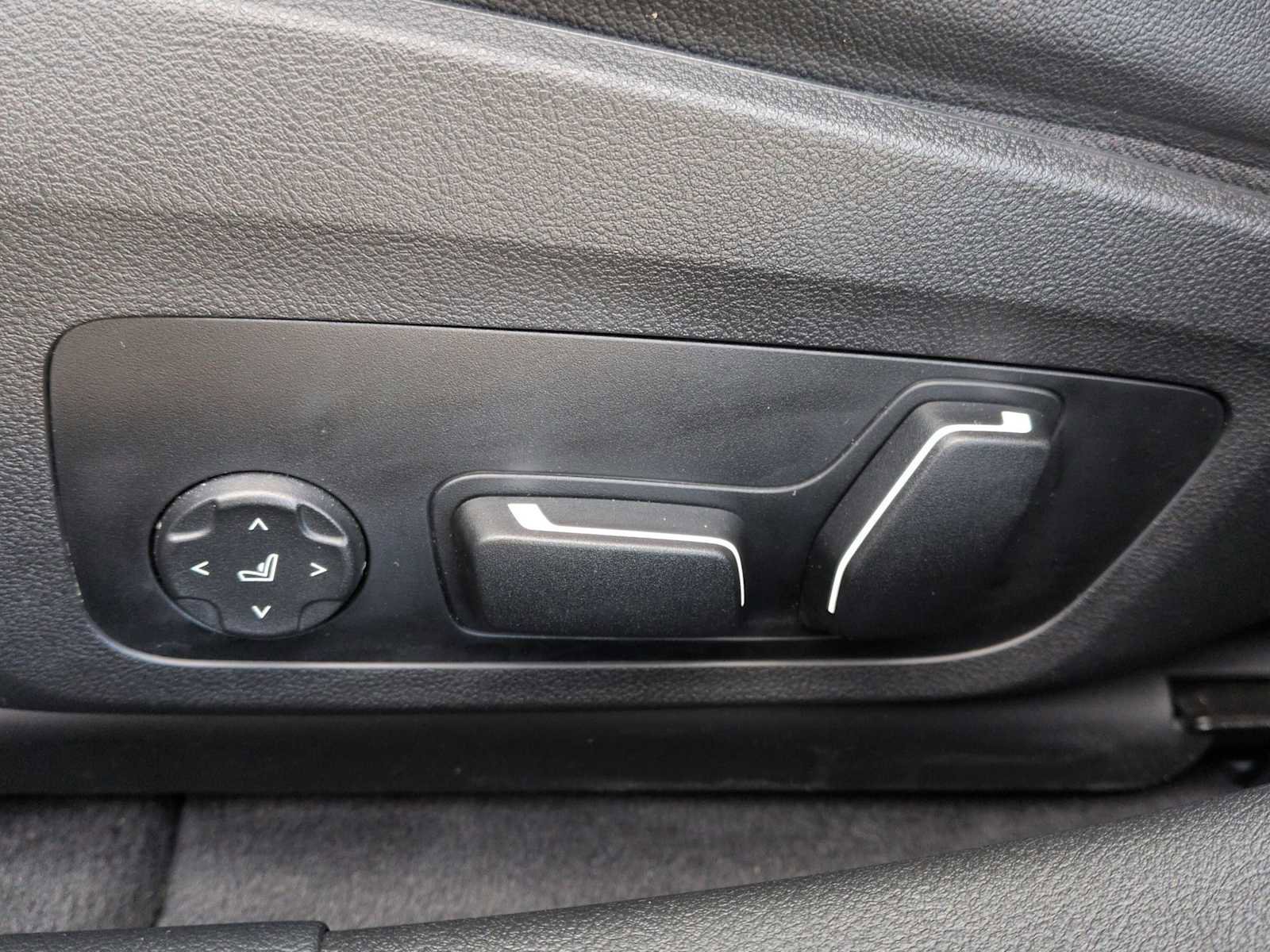 Used 2025 BMW i4 xDrive40i w/ M Sport Package image 18