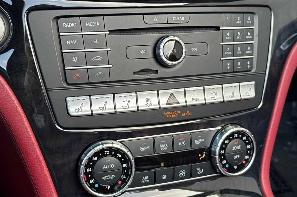 Used 2020 Mercedes-Benz SL 550 image 24