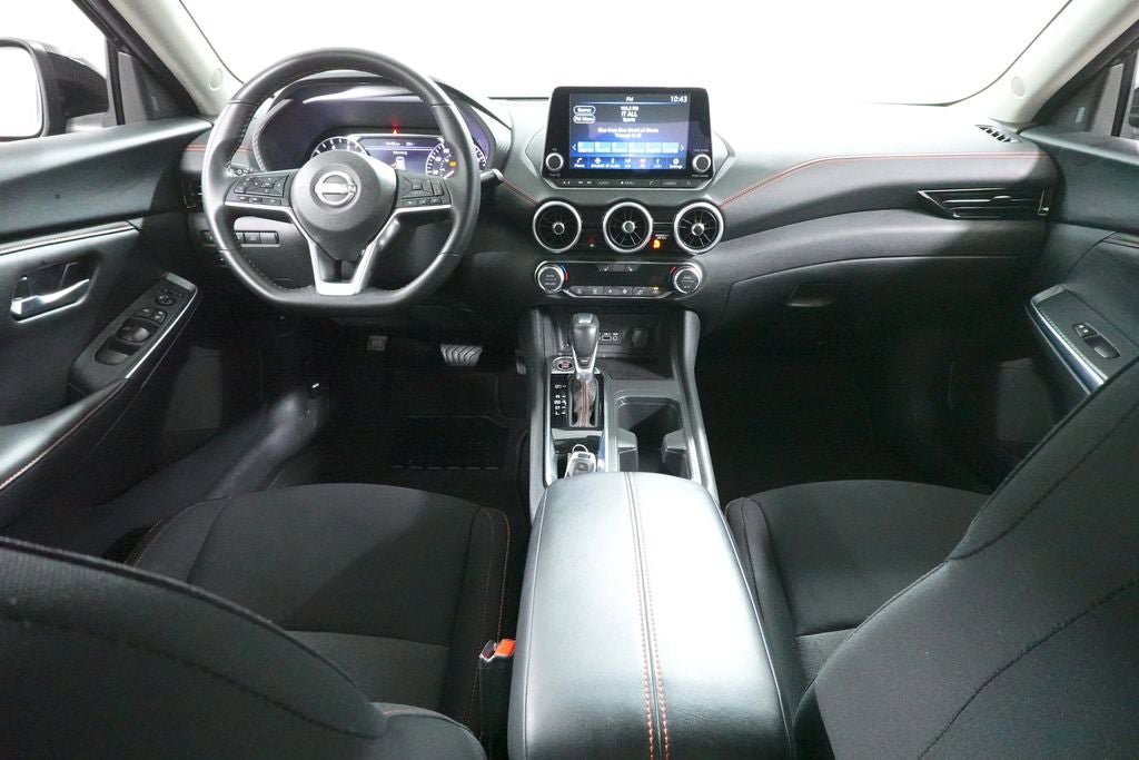 Used 2025 Nissan Sentra SR FWD image 9