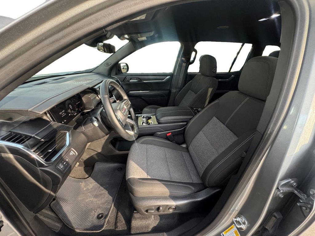 Used 2025 GMC Acadia Elevation w/ Black Edition image 10