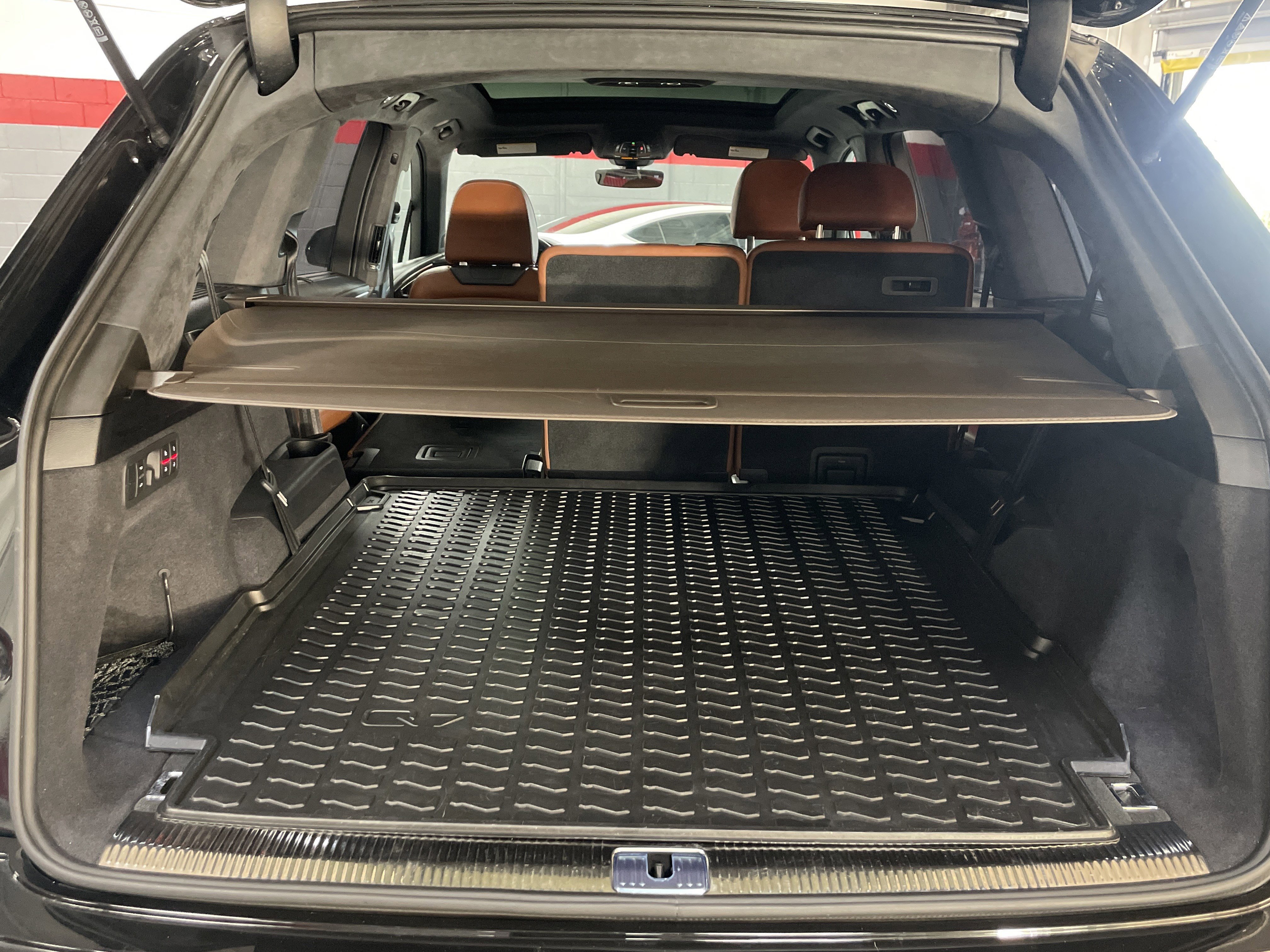 Used 2025 Audi Q7 3.0T Prestige image 34