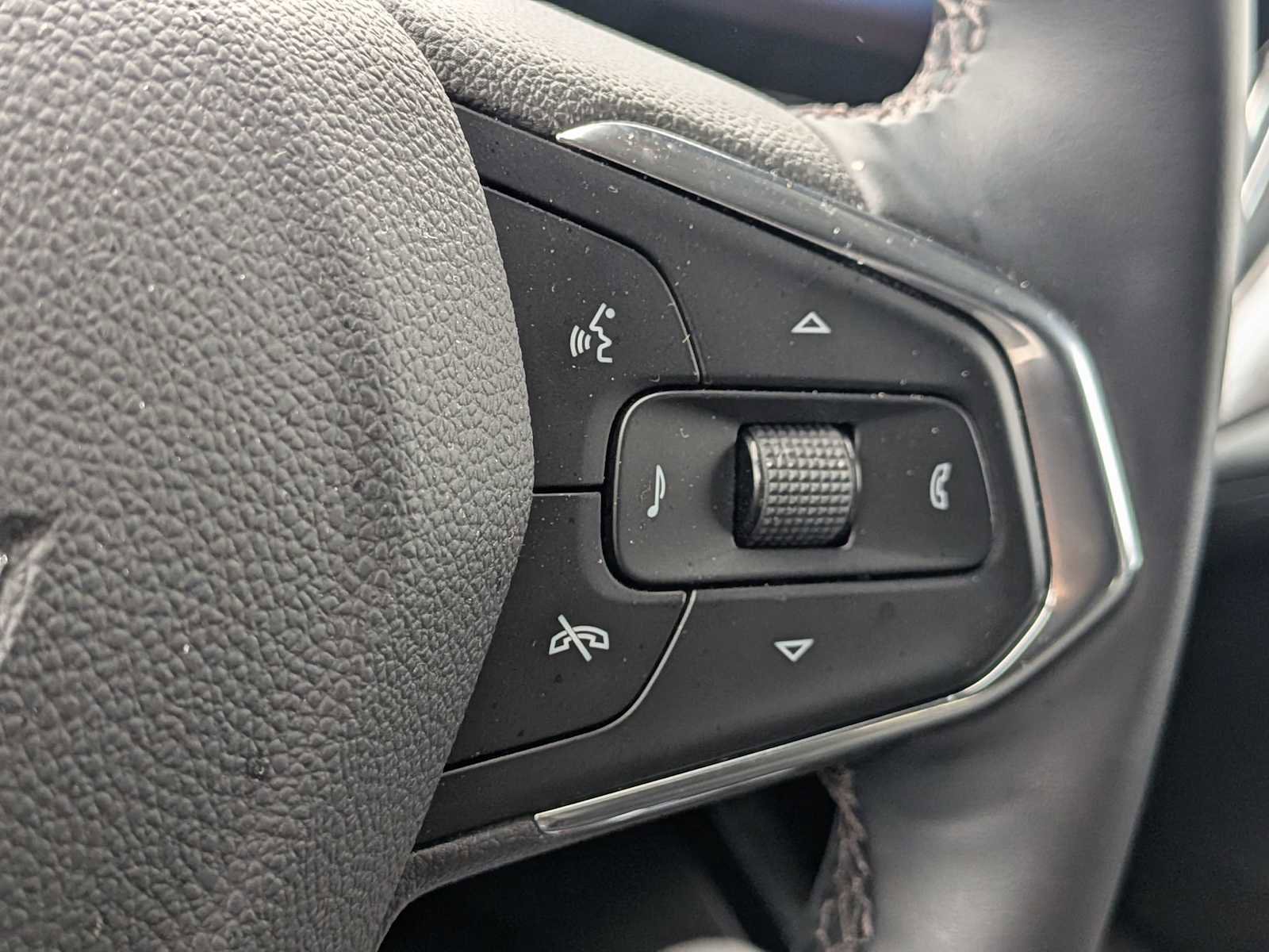 New 2025 Chevrolet Trax ACTIV w/ Driver Confidence Package image 25