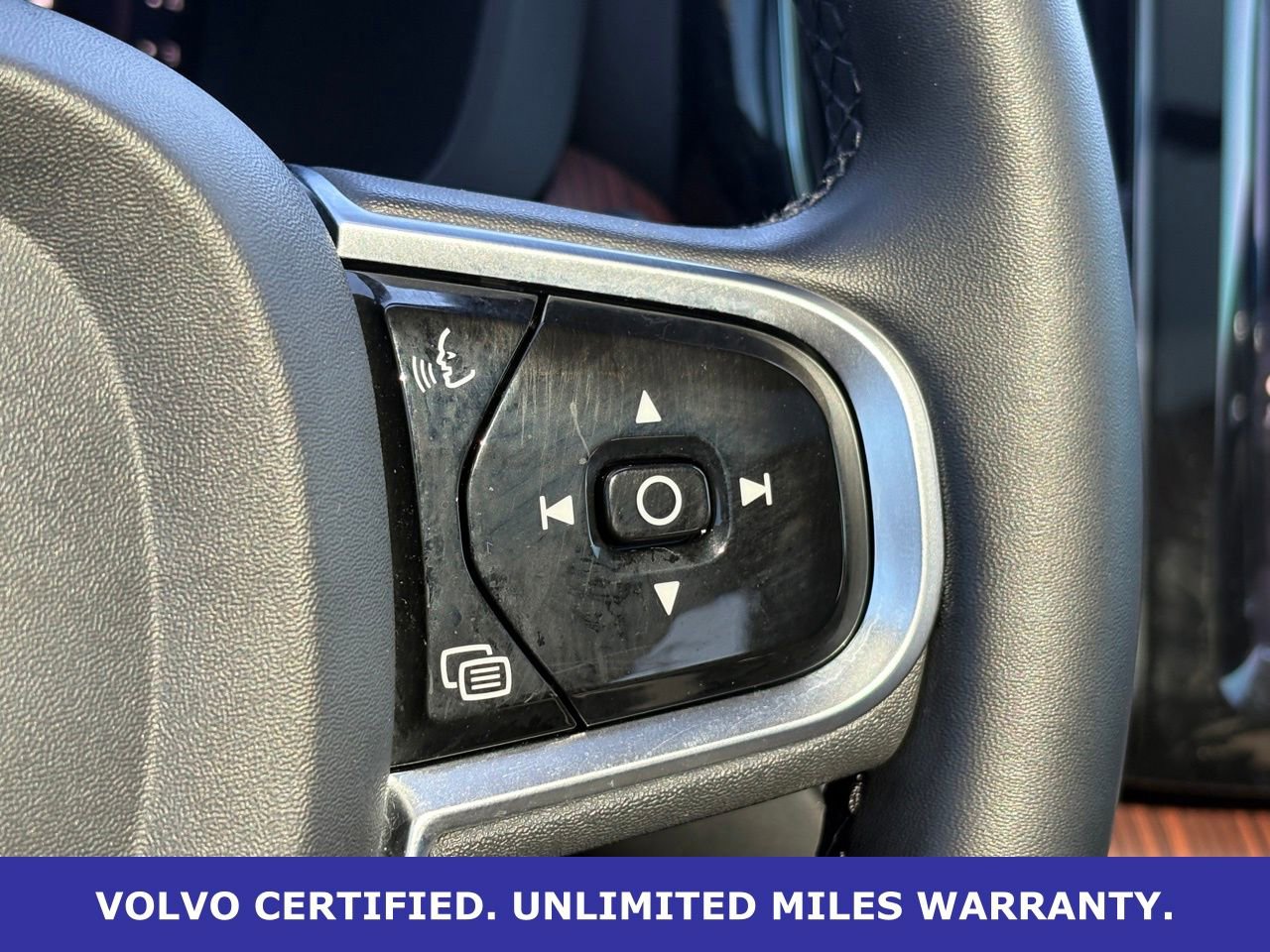 Certified 2024 Volvo XC60 B5 Plus w/ Protection Package Premier AWD/4WD image 19