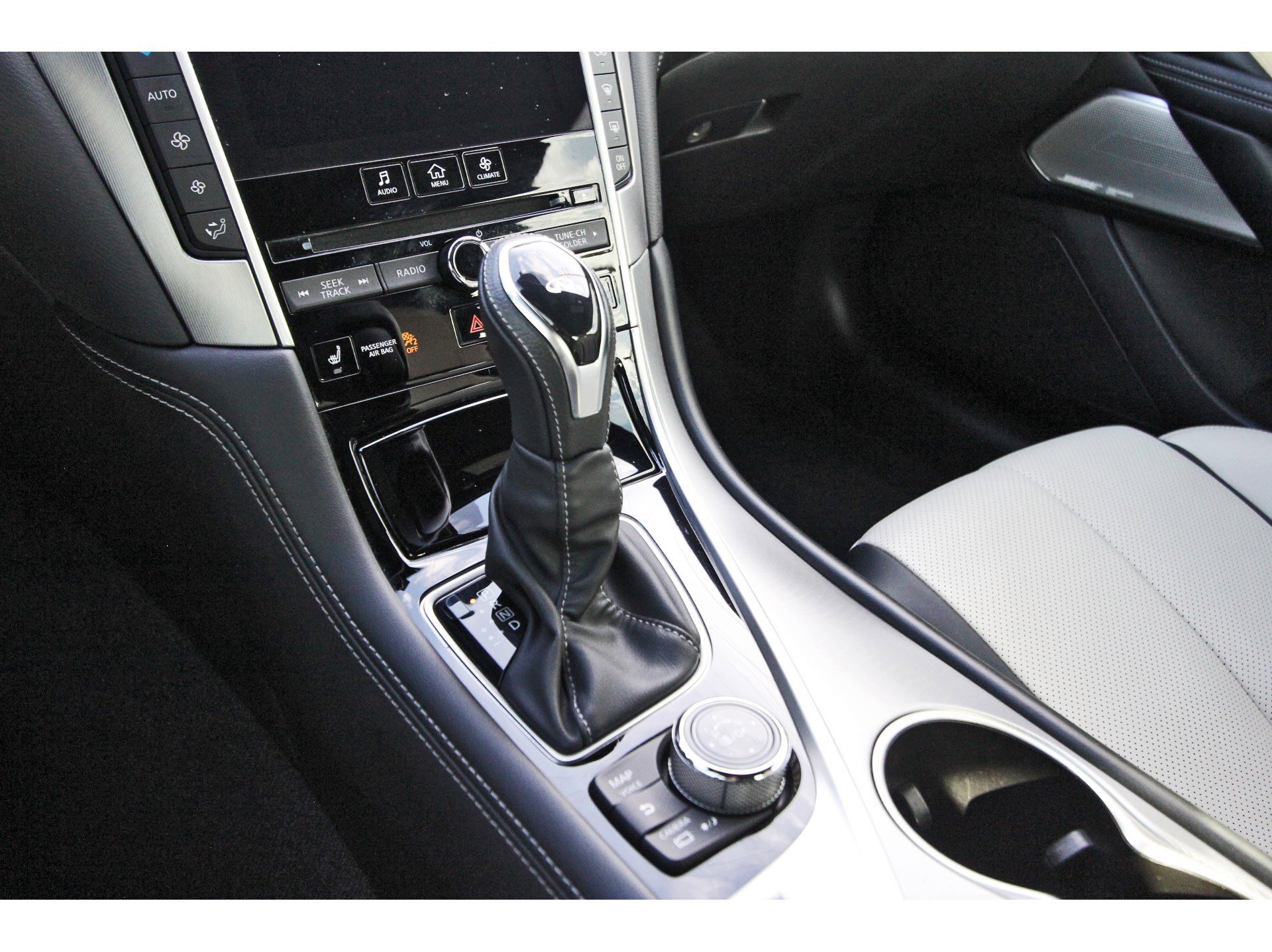 Used 2022 INFINITI Q60 3.0t Luxe w/ Essential Package image 29