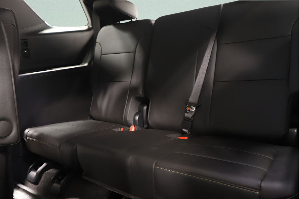 Used 2023 Chevrolet Traverse LT w/ LPO, Floor Liner Package AWD/4WD image 25