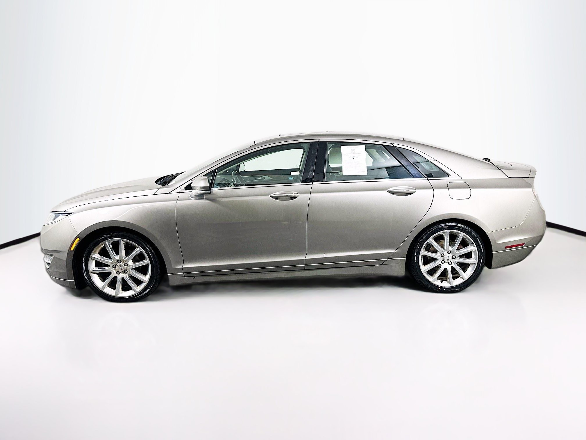 Used 2016 Lincoln MKZ Hybrid w/ Equipment Group 600A Reserve FWD image 4