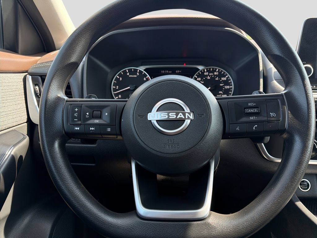 Used 2023 Nissan Rogue S AWD/4WD image 19