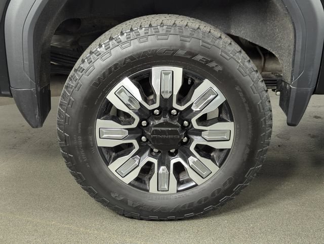 Used 2025 GMC Sierra 2500 Denali w/ Technology Package AWD/4WD image 13