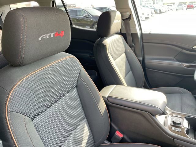 Used 2023 GMC Acadia AT4 image 17
